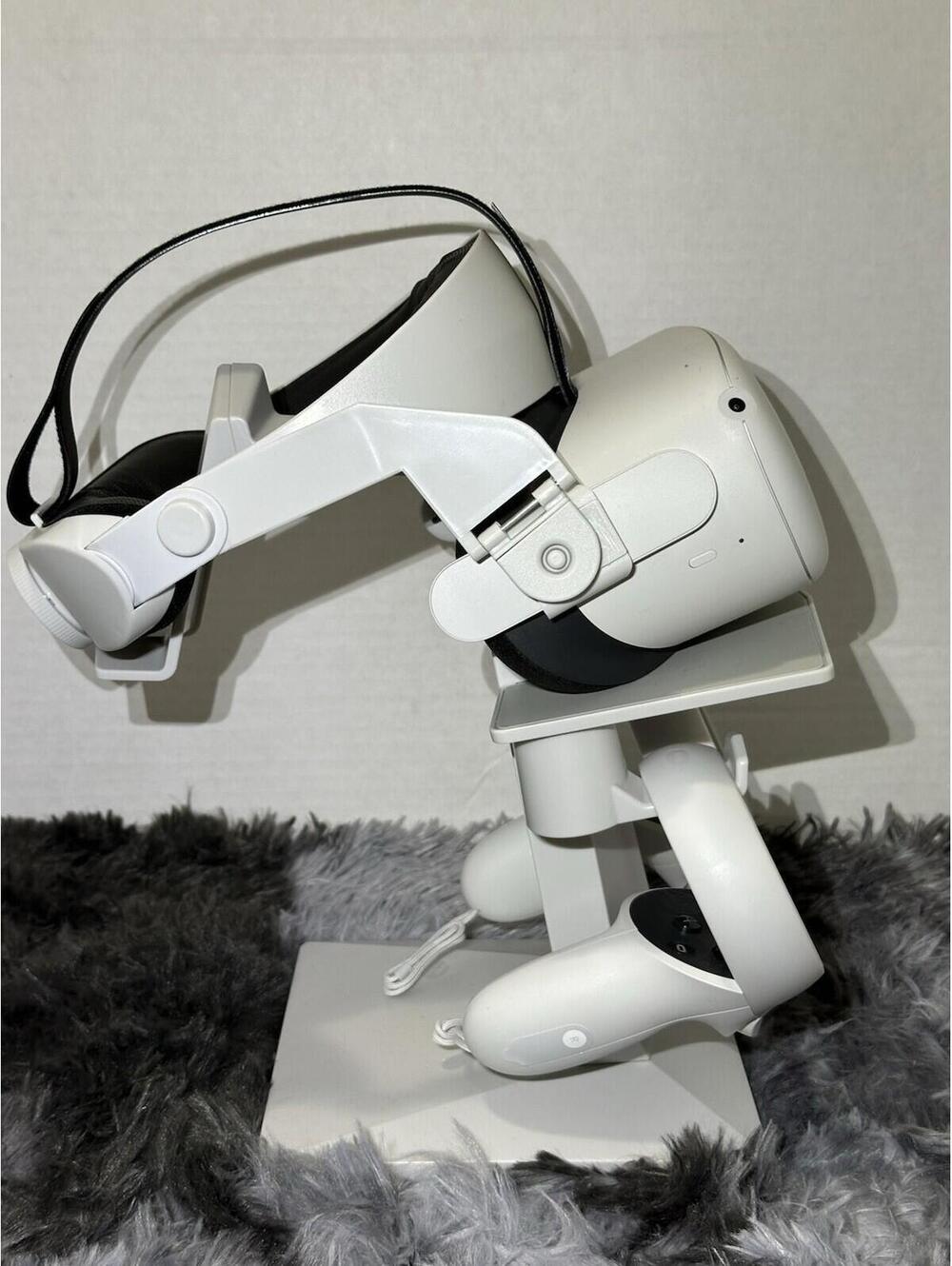 Meta Quest 2 256GB All-In-One VR System - Excellent Condition - Bundle Premium - Picture 4 of 6